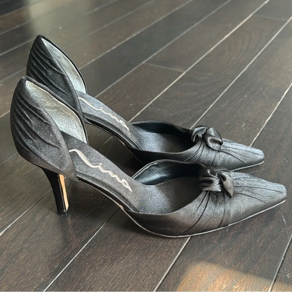 Nina Black Satin Front Knot Heels Size 9